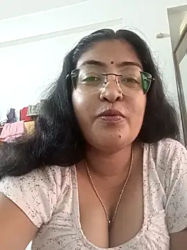 Snapshot of LAVERNIYA_ chatting on October 2025 09:41:01 AM LAVERNIYA online show from October 2025 09:41:01 AM