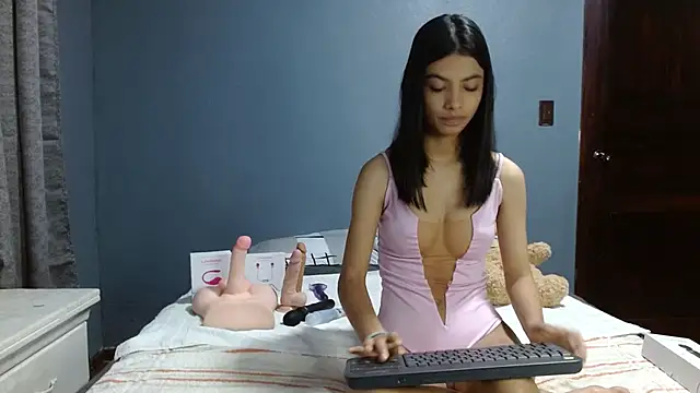 LiaOrtiz69 online show from December 2024 12:19:01 AM