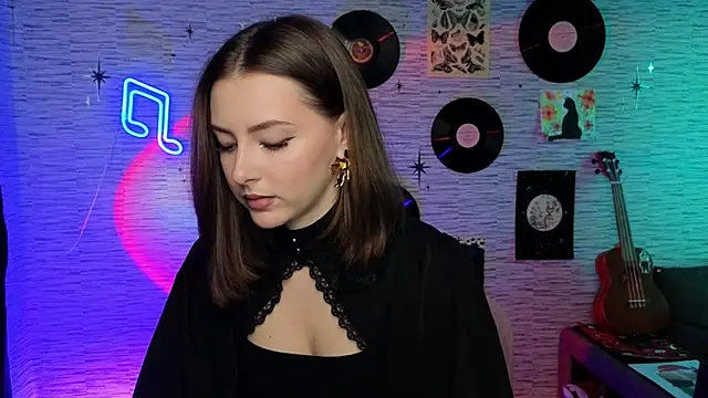 Snapshot of GloriaElmer chatting on December 2024 09:22:01 AM GloriaElmer online show from December 2024 09:22:01 AM