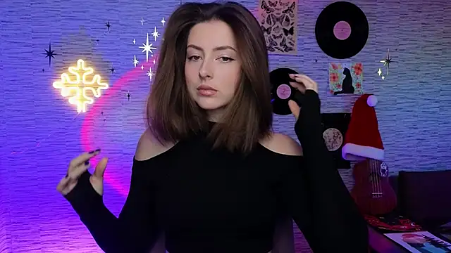 Snapshot of GloriaElmer chatting on December 2024 09:44:02 AM GloriaElmer online show from December 2024 09:44:02 AM