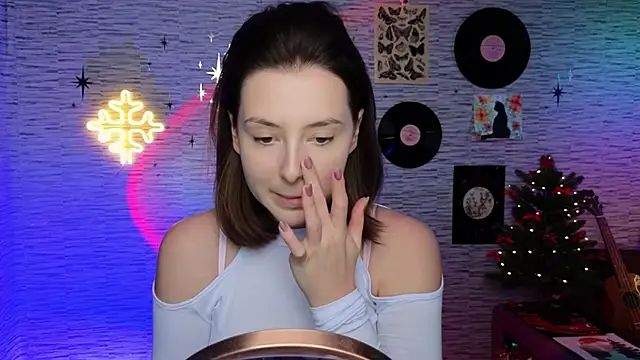 Snapshot of GloriaElmer chatting on December 2024 04:42:01 PM GloriaElmer online show from December 2024 04:42:01 PM