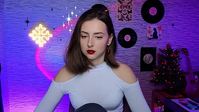 Snapshot of GloriaElmer chatting on December 2024 09:19:02 AM GloriaElmer online show from December 2024 09:19:02 AM