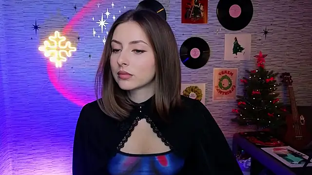 Snapshot of GloriaElmer chatting on December 2024 09:07:01 AM GloriaElmer online show from December 2024 09:07:01 AM