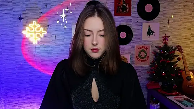 Snapshot of GloriaElmer chatting on December 2024 09:11:01 AM GloriaElmer online show from December 2024 09:11:01 AM