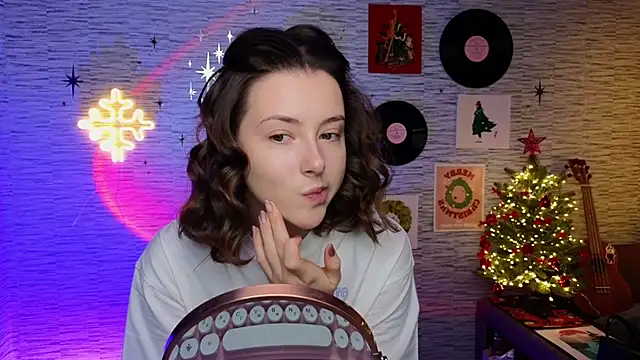 Snapshot of GloriaElmer chatting on December 2024 06:30:02 AM GloriaElmer online show from December 2024 06:30:02 AM