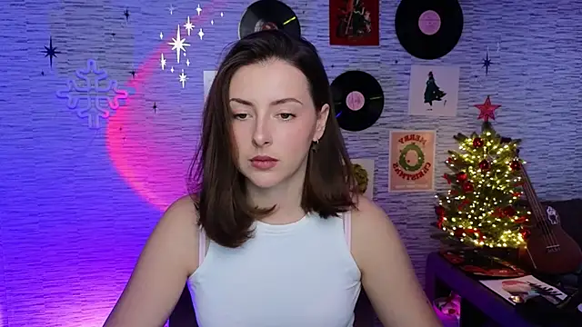 Snapshot of GloriaElmer chatting on January 2025 12:47:02 PM GloriaElmer online show from January 2025 12:47:02 PM