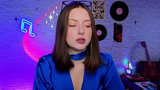 Snapshot of GloriaElmer chatting on February 2025 09:52:01 AM GloriaElmer online show from February 2025 09:52:01 AM