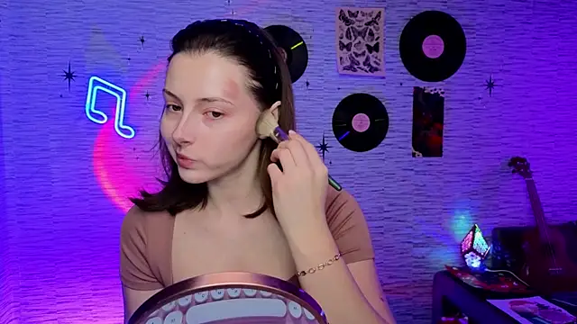 Snapshot of GloriaElmer chatting on February 2025 06:59:02 AM GloriaElmer online show from February 2025 06:59:02 AM