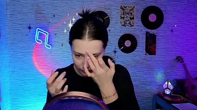 Snapshot of GloriaElmer chatting on February 2025 07:45:01 AM GloriaElmer online show from February 2025 07:45:01 AM