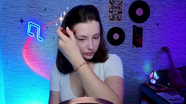 Snapshot of GloriaElmer chatting on March 2025 06:41:01 AM GloriaElmer online show from March 2025 06:41:01 AM