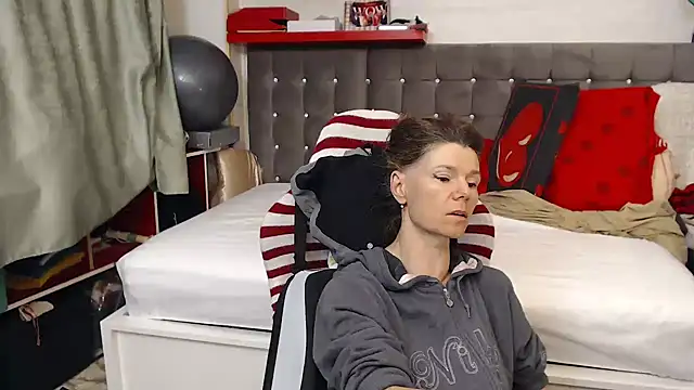 kellyterapy online show from May 2026 11:34:04 PM