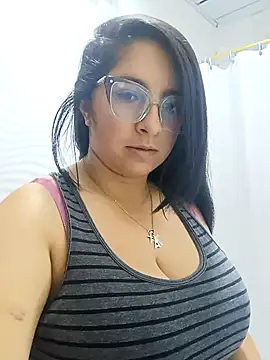  Angelinaandrade  online show from February 2026 12:04:02 AM