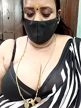 Snapshot of ashikaa_r chatting on November 2025 06:10:01 PM ashikaa r online show from November 2025 06:10:01 PM