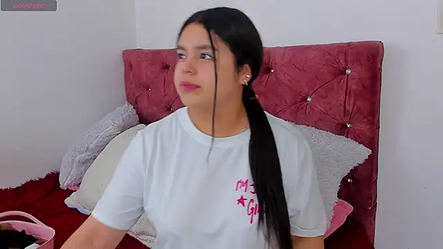 skyhotgirll online show from April 2026 07:19:02 PM