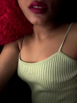 Snapshot of Hot_Goldengirl chatting on October 2025 11:23:01 PM Hot Goldengirl online show from October 2025 11:23:01 PM