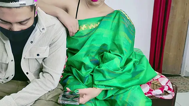 Snapshot of RupaliDixit chatting on November 2025 05:25:01 PM RupaliDixit online show from November 2025 05:25:01 PM