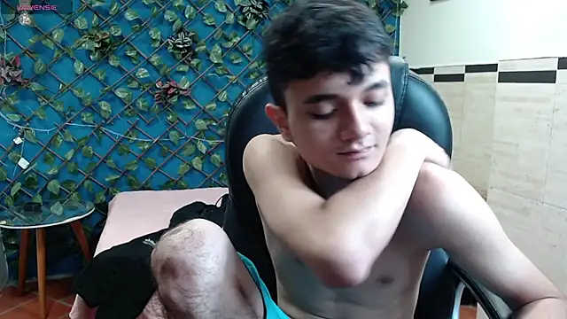 Waturox online show from November 2025 07:14:01 PM