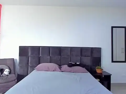 Alexander Martines online show from November 2025 04:18:02 PM