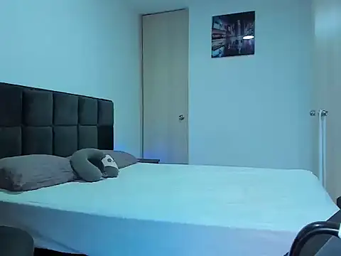 Alexander Martines online show from April 2026 10:32:02 PM