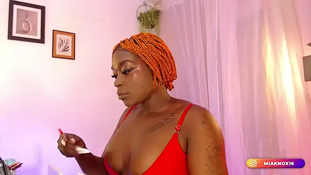 MiaKnox online show from December 2024 10:37:02 AM