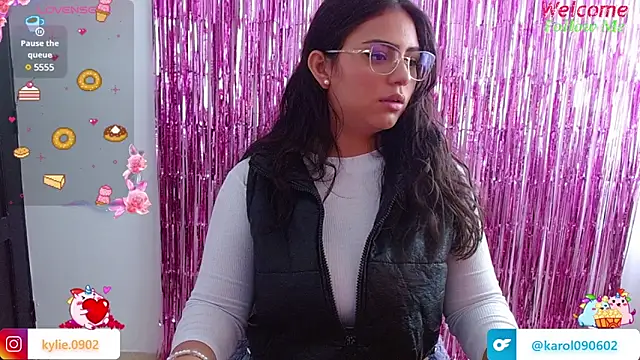 Snapshot of karol_9 chatting on February 2025 09:48:02 PM karol 9 online show from February 2025 09:48:02 PM