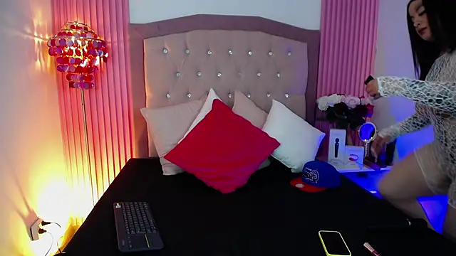 Erika Montoya online show from March 2026 12:33:02 PM