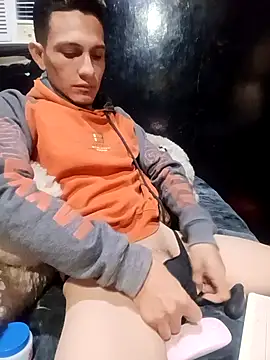 Snapshot of Ale21-345 chatting on February 2026 11:14:01 PM Ale21-345 online show from February 2026 11:14:01 PM