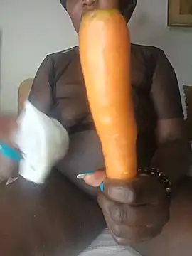 melaninebony1 online show from June 2026 07:46:01 PM