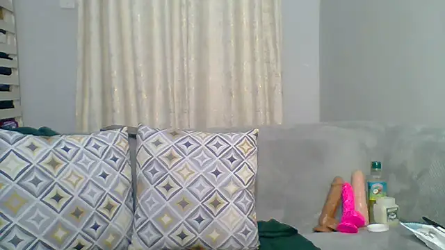 Petite 254 online show from December 2025 12:18:01 AM