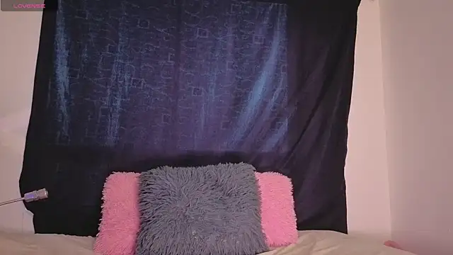 Hotsamantamature online show from May 2026 11:03:01 PM