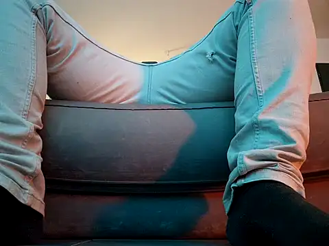 Leonormaldick online show from March 2025 12:17:01 PM