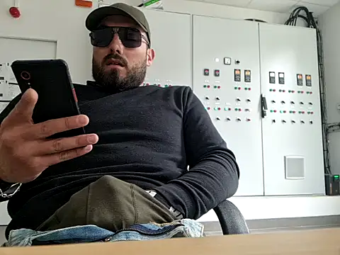 Leonormaldick online show from March 2026 02:13:02 PM