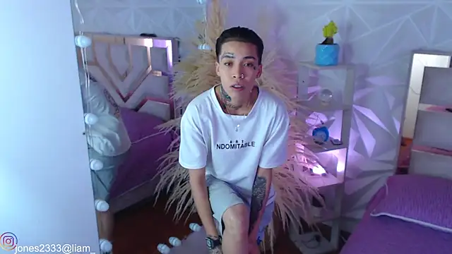 Jonesliam23 online show from September 2025 06:52:01 PM