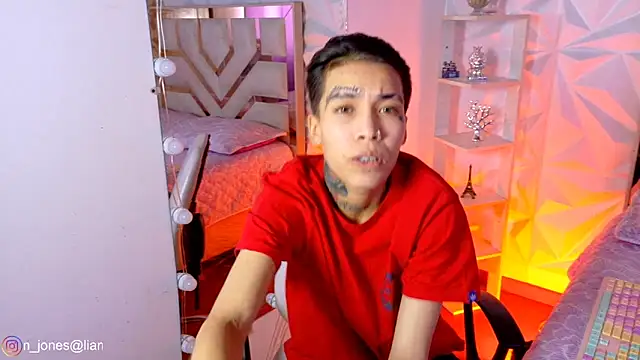 Jonesliam23 online show from May 2026 08:16:01 PM