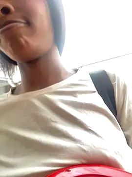 Snapshot of adaraSmiith chatting on December 2024 07:34:02 PM adaraSmiith online show from December 2024 07:34:02 PM