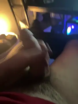 Snapshot of roro1133 chatting on January 2025 06:32:02 PM roro1133 online show from January 2025 06:32:02 PM