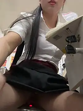 Snapshot of andii-1 chatting on February 2025 05:12:02 AM andii-1 online show from February 2025 05:12:02 AM