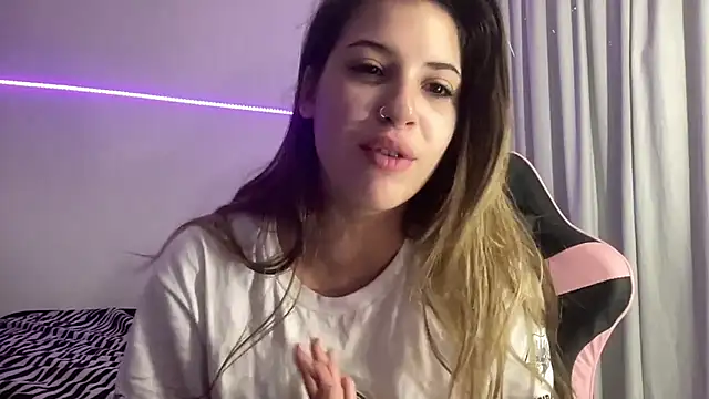 Snapshot of Lolykush chatting on March 2025 07:16:01 PM Lolykush online show from March 2025 07:16:01 PM