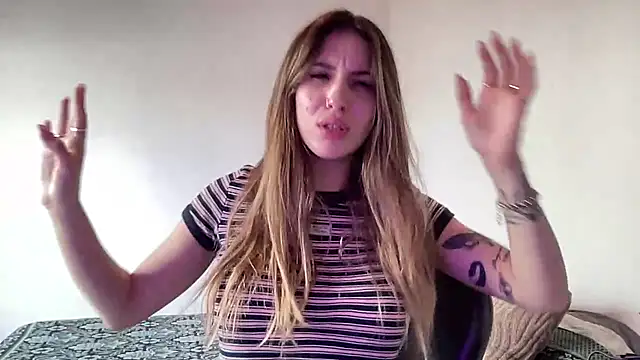 Snapshot of Lolykush chatting on October 2025 06:59:01 PM Lolykush online show from October 2025 06:59:01 PM