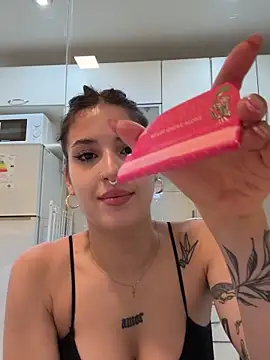 Snapshot of Lolykush chatting on October 2025 08:54:02 PM Lolykush online show from October 2025 08:54:02 PM