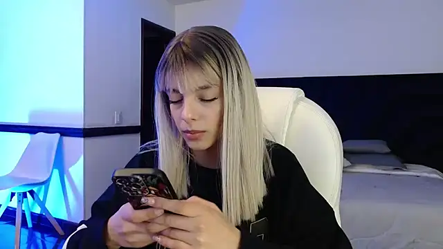 peyton golden1 online show from April 2026 03:48:01 AM