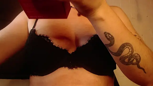 Snapshot of NEXT_DOOR_GIRL_ chatting on March 2025 12:44:01 AM NEXT DOOR GIRL online show from March 2025 12:44:01 AM