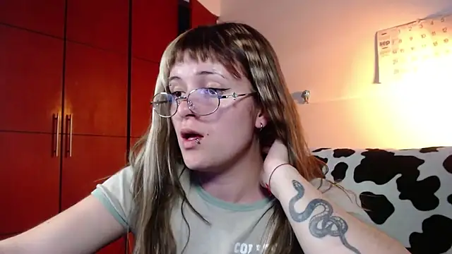 Snapshot of NEXT_DOOR_GIRL_ chatting on September 2025 09:52:02 PM NEXT DOOR GIRL online show from September 2025 09:52:02 PM