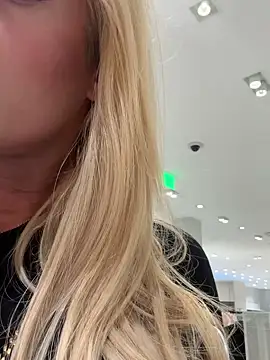 blondiluvsanal online show from February 2025 05:19:02 PM