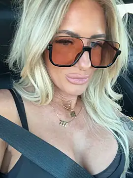 blondiluvsanal online show from October 2025 10:19:01 PM