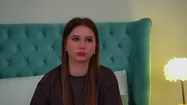Snapshot of DianaVert chatting on April 2026 01:37:02 PM DianaVert online show from April 2026 01:37:02 PM