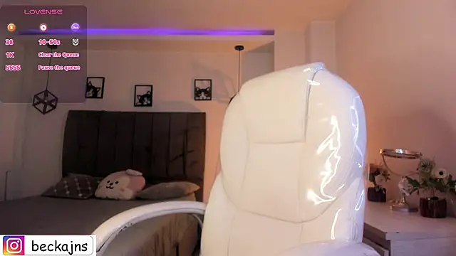 Beck jones online show from November 2025 03:45:02 PM