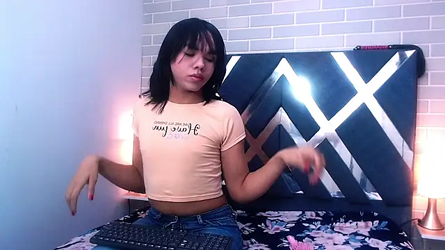 AndreaGil  online show from February 2025 11:32:02 AM