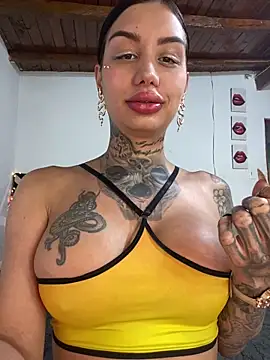 Snapshot of Zaratattoox chatting on March 2026 07:01:01 AM Zaratattoox online show from March 2026 07:01:01 AM