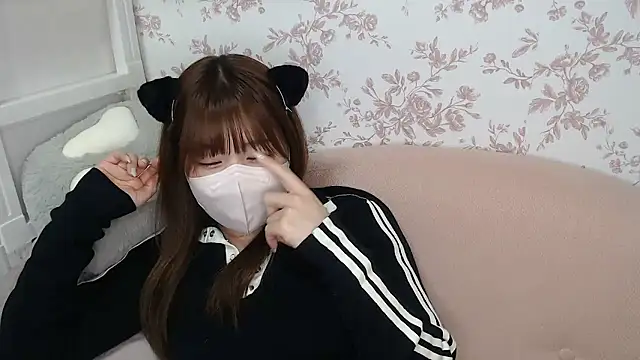 Snapshot of mei_hosina chatting on February 2026 03:54:02 PM mei hosina online show from February 2026 03:54:02 PM